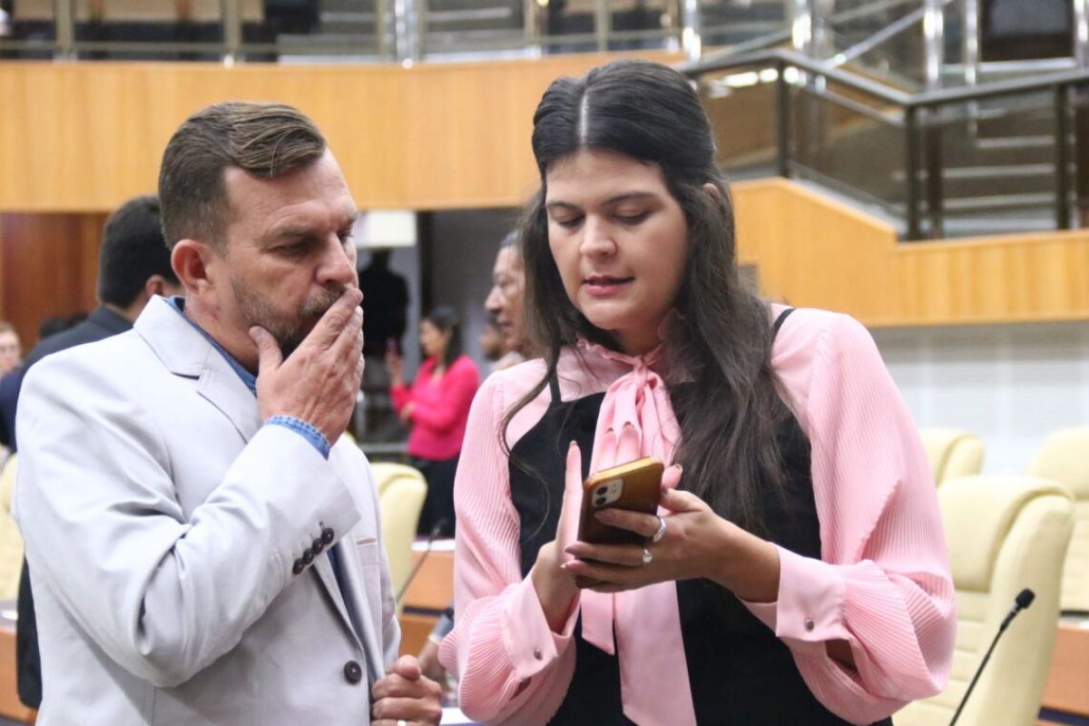 Sem aceitar concorrência, Aava se inspira em Marconi e expulsa Azulinho da chapa